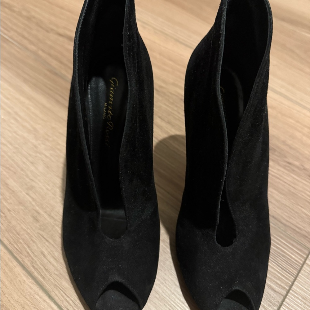 Gianvito Rossi Black Peep Toe Heels